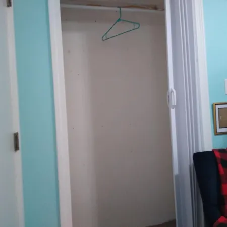 Blue Jay Room Homestay