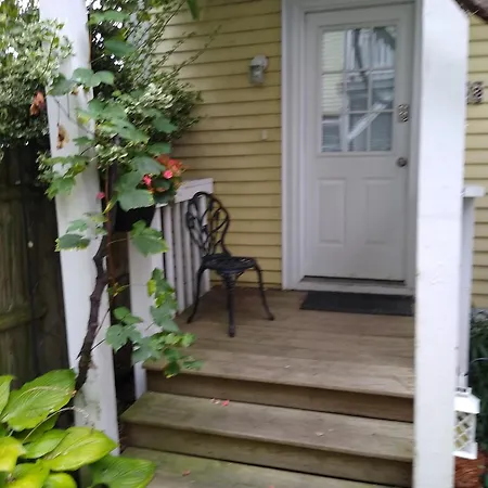 Blue Jay Room Homestay Boston