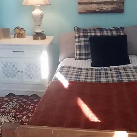 Blue Jay Room Homestay Boston