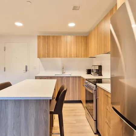 Private Modern With Kitchen Boston