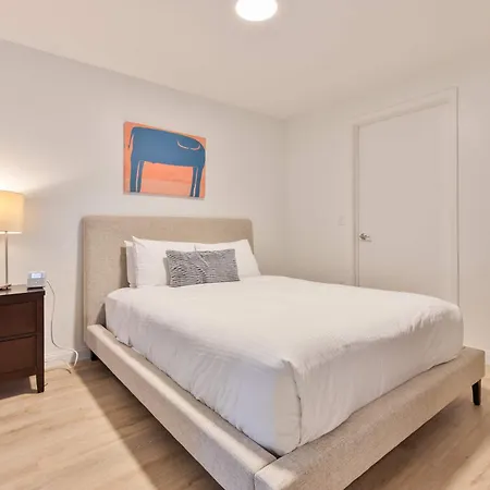 Private Modern With Kitchen * Boston