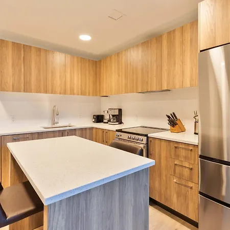 Private Modern With Kitchen * Boston