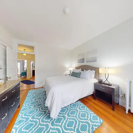 2br Retreat Near College & Longwood * Boston
