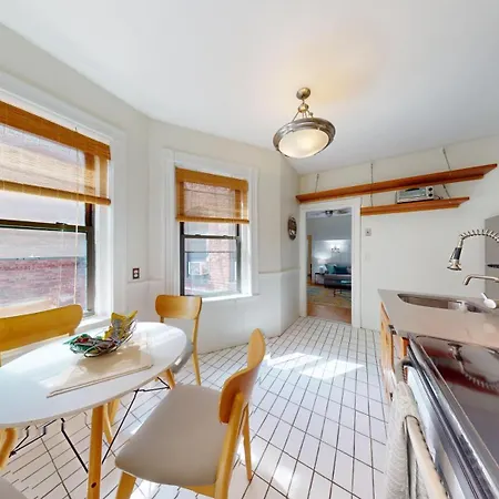 Apartment 2br Retreat Near College & Longwood *