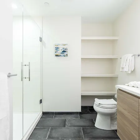 Entire Downtown Seaport With Pool