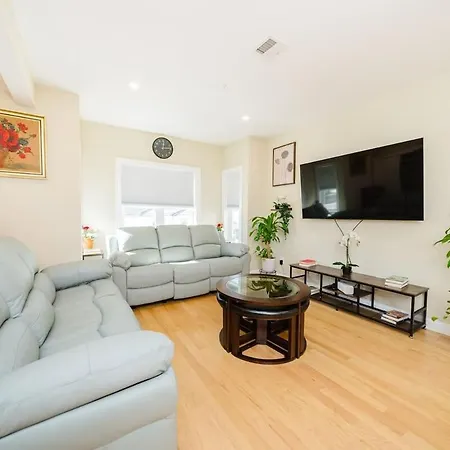 Modern 3br - Prime World Cup 2026 Location - Near Franklin Park 60-2