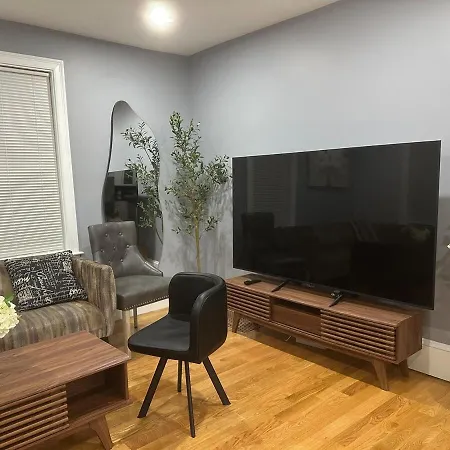 85a Charming Base, 3br, 2ba Ideal For Families Apartment