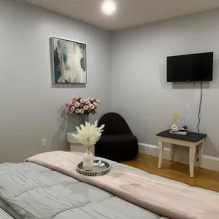 Apartment 85a Charming Base, 3br, 2ba Ideal For Families Boston