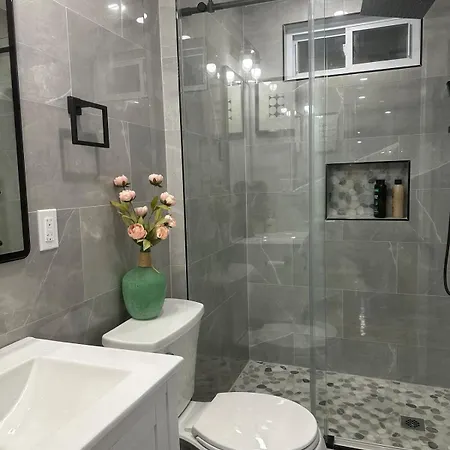 85a Charming Base, 3br, 2ba Ideal For Families Boston