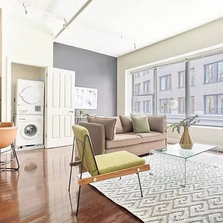 2br 2ba Fidi Keyless Entry Walk Anywhere *