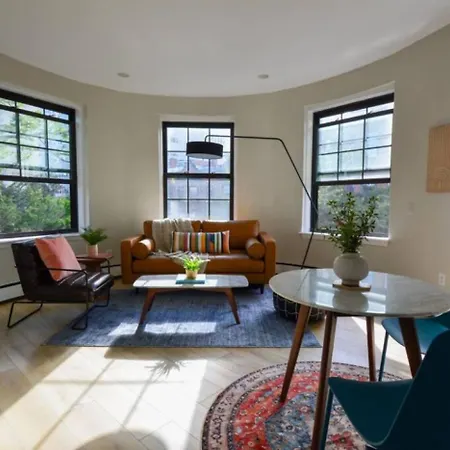 Comfy Back Bay Alcove Apartment *