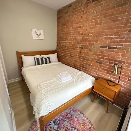 Bright And Cozy Apartment *