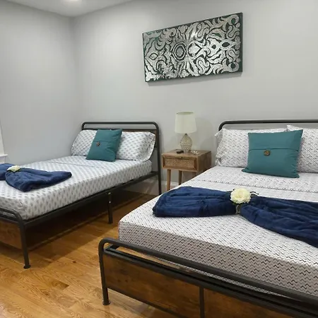 85b Brand New 3br, 2ba, Walk To Transit, Near *