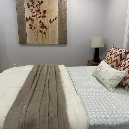 Apartment 85b Brand New 3br, 2ba, Walk To Transit, Near