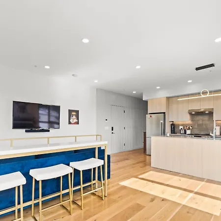 Apartment Luxury 2bd2ba Next To The Airport 4389 *