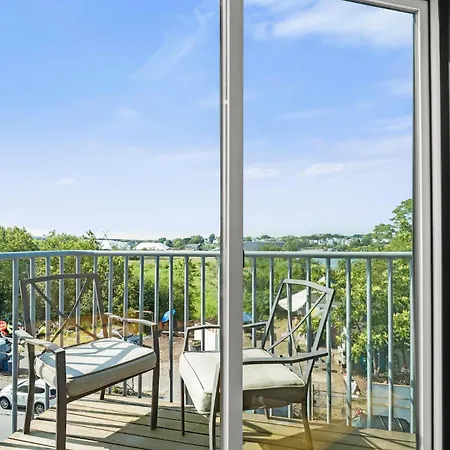 Luxury 2bd2ba Next To The Airport 4389