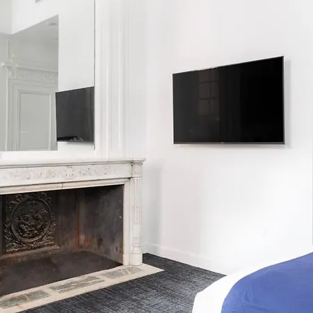 Stylish In Historic - Unit #204 *