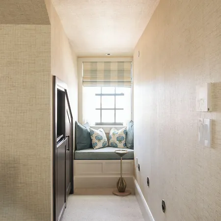 Beacon Hill 4*