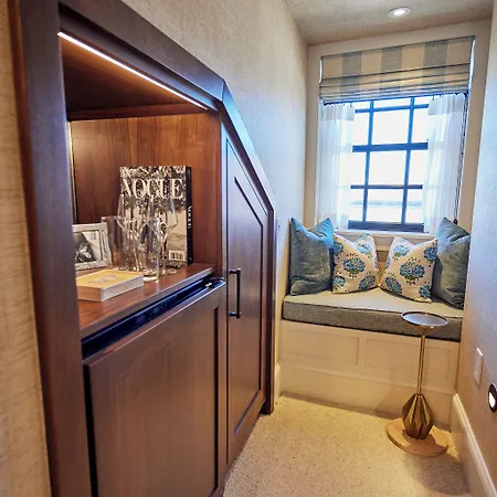 Hotel Beacon Hill 4*
