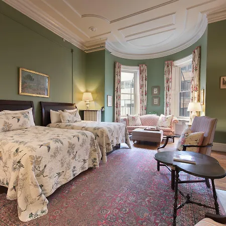The College Club Of 3*