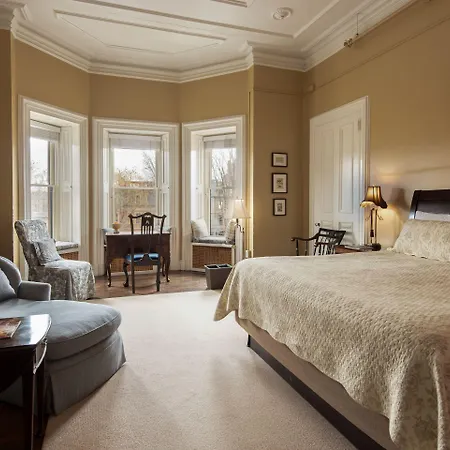 The College Club Of 3* Boston