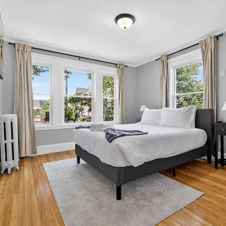 Vintage 5br In With Free Parking * Boston