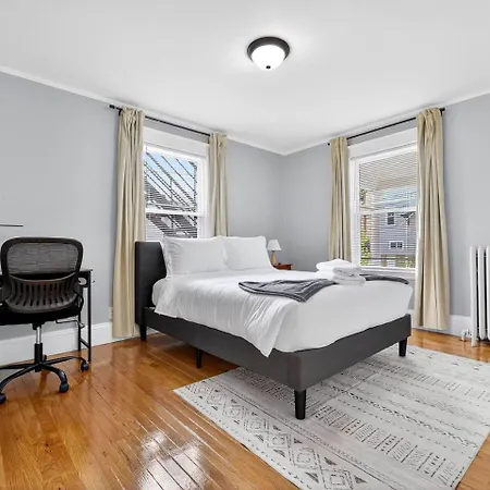 Vintage 5br In With Free Parking * Boston
