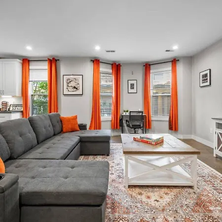 Apartment Luxury 3br In With Roku Tv