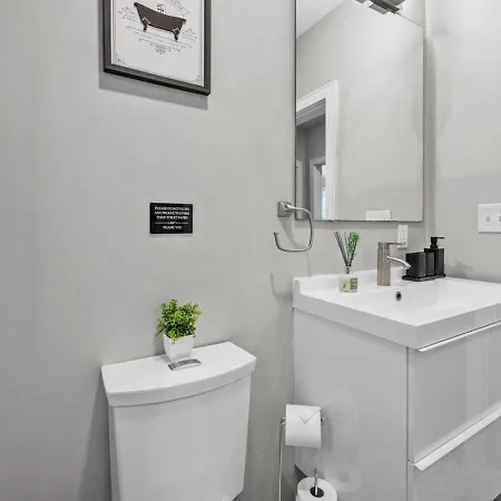 Luxury 3br In With Roku Tv Apartment
