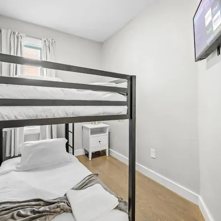Apartment Luxury 3br In With Roku Tv