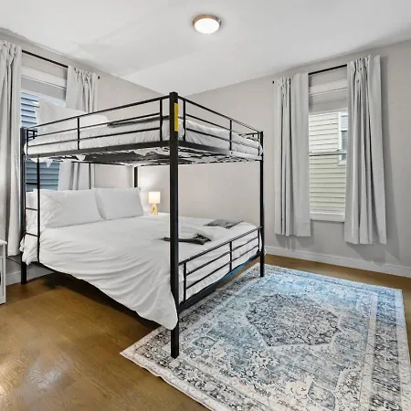 Apartment Luxury 3br In With Roku Tv Boston