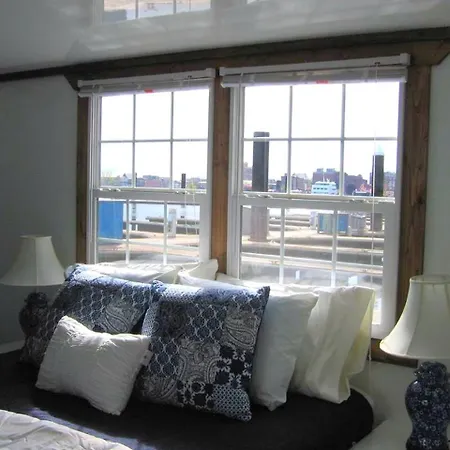 Holiday home Blue Pearl Houseboat In Harbor Wifi, A/c, Boston
