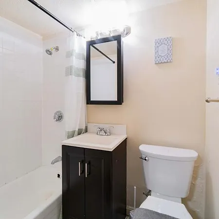 Apartment Cozy Basement - Steps To Longwood And Massart - 3min Walk To T Boston
