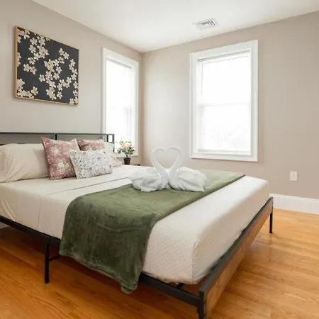 558-3 3br - Modern Nest Near Franklin Park Boston