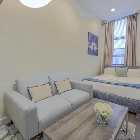 Keyless Entry Laundry In Bldg Pet Friendly Apartment