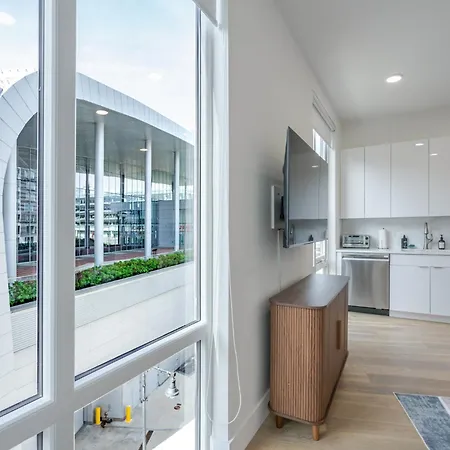 Luxury 1-bed At The Vera Landing Mbta * Boston