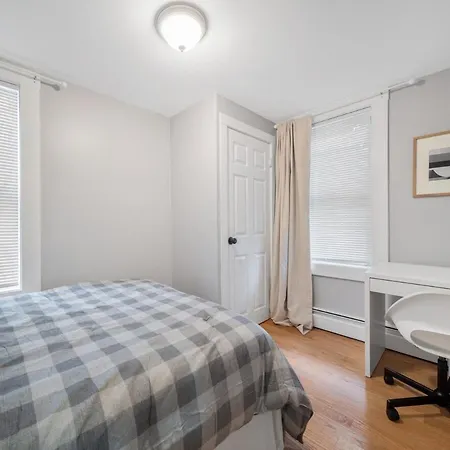 Chic Private Room Near Red Line & Old Harbor Beach * Boston