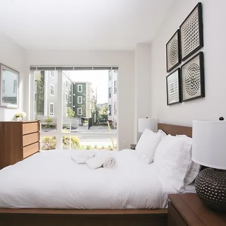 Apartment On Sidney Street *