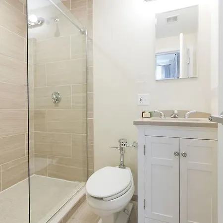 Studio On Arch Street Apt 2c Boston
