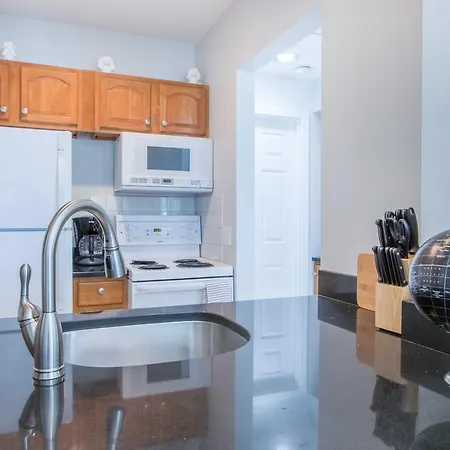 One-bedroom On W Newton Street Apt 2 Apartment *