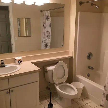 Luxury 75landmark Square *
