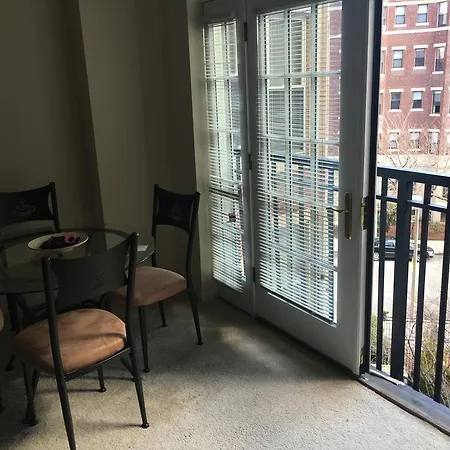 Luxury 75landmark Square *