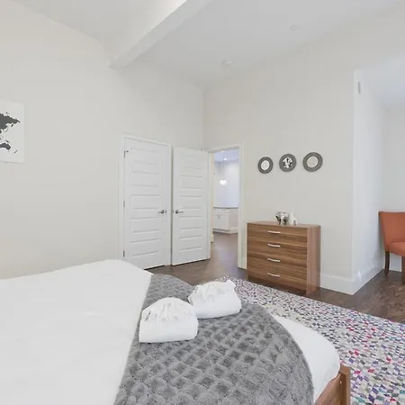 Apartment Three-bedroom On Washington Street Apt 4