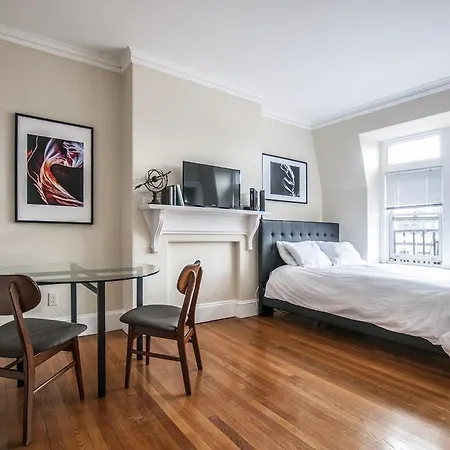Apartment Studio On Newbury Street Apt 41 *