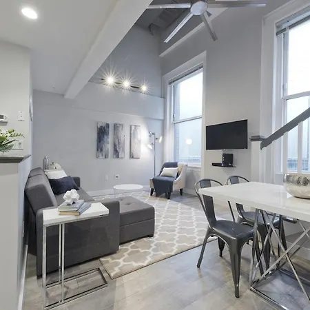 Two-bedroom On Washington Street Apt 403 *