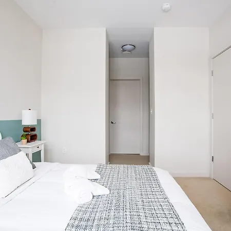 Apartment On Sidney Street *