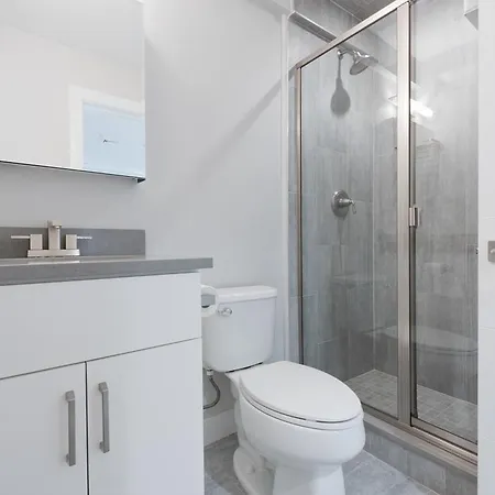 Apartment Two-bedroom On Washington Street Apt 403 *