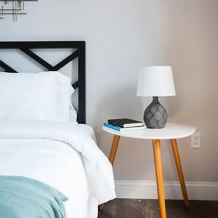 Three-bedroom On Hamilton Place Apt 508 Boston