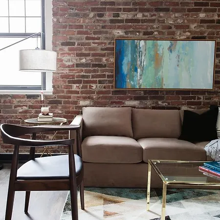 Apartment Three-bedroom On Hamilton Place Apt 508 *
