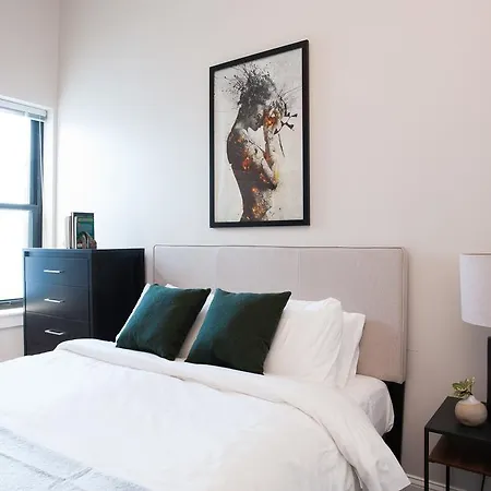 Apartment Four-bedroom On Hamilton Place Apt 507